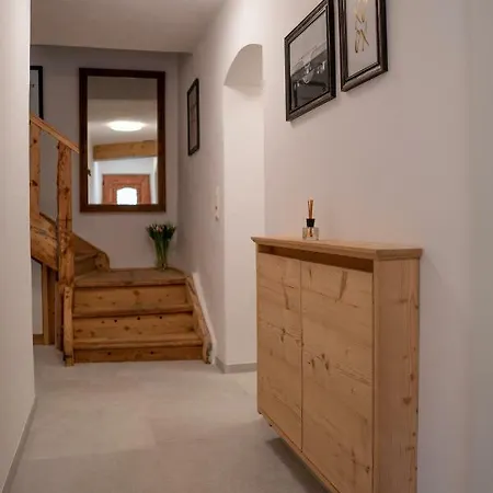 Traditionell-modernes Haus In Hoetting Semesterbostad